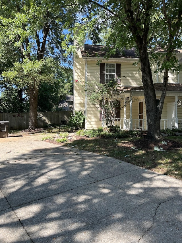 view of front facade featuring covered porch