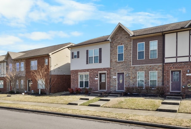 view of front of property with a front yard