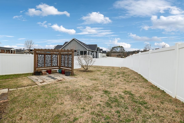 view of yard with a pergola