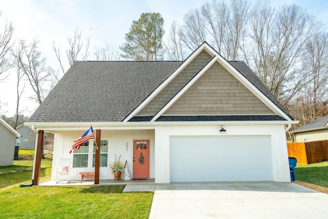 view of front of property featuring a porch and a front yard