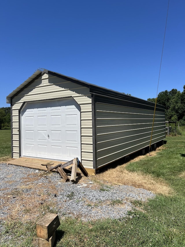 view of detached garage