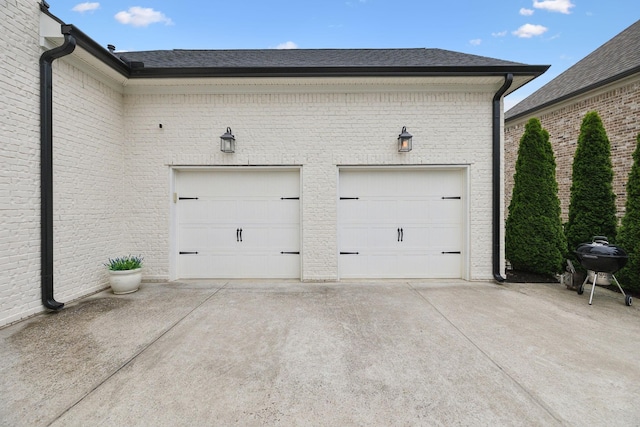 7020 Vineyard Valley Dr, College Grove, TN 37046 - garage featuring concrete driveway