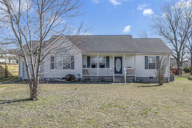 view of front of house with roof with shingles, a porch, crawl space, and a front yard