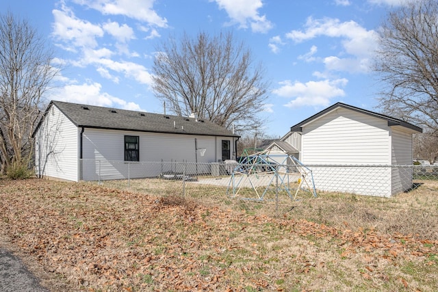 1100 S Russell St, Portland, TN 37148 - back of house