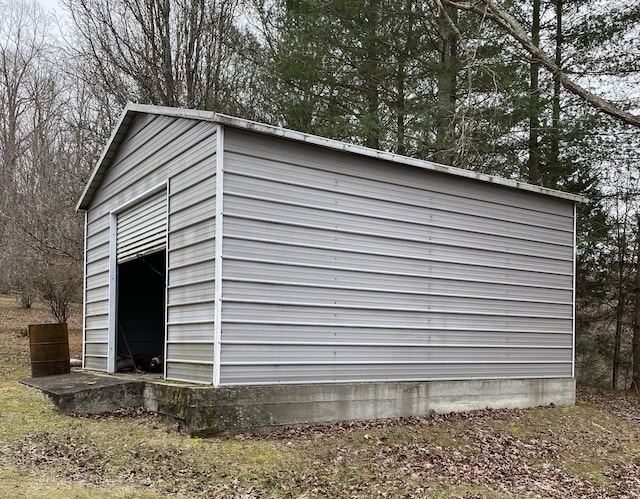 view of outbuilding with an outbuilding