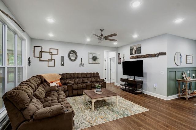 living area featuring dark wood-type flooring, recessed lighting, baseboards, and a ceiling fan