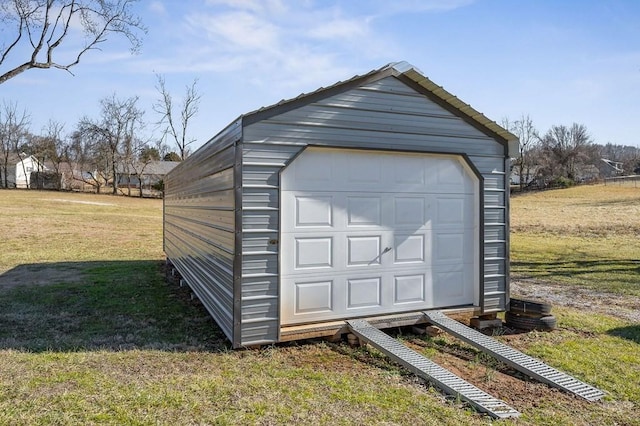 view of detached garage