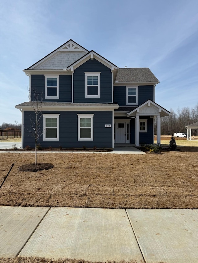 view of front facade featuring a front lawn