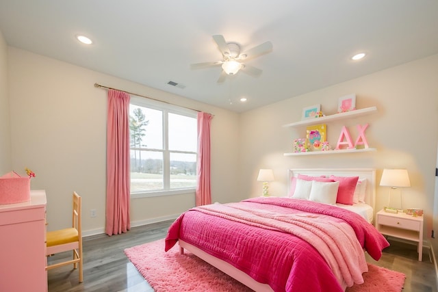 bedroom featuring dark wood-style floors, baseboards, visible vents, and recessed lighting