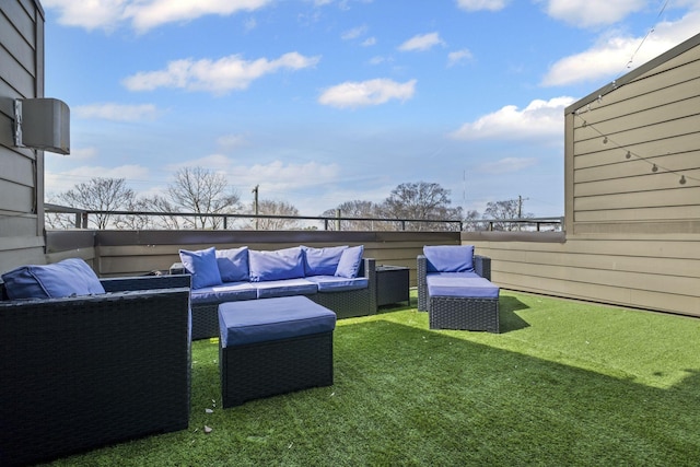 view of yard with an outdoor hangout area