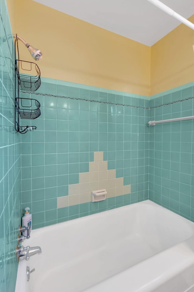 full bathroom with shower / tub combination