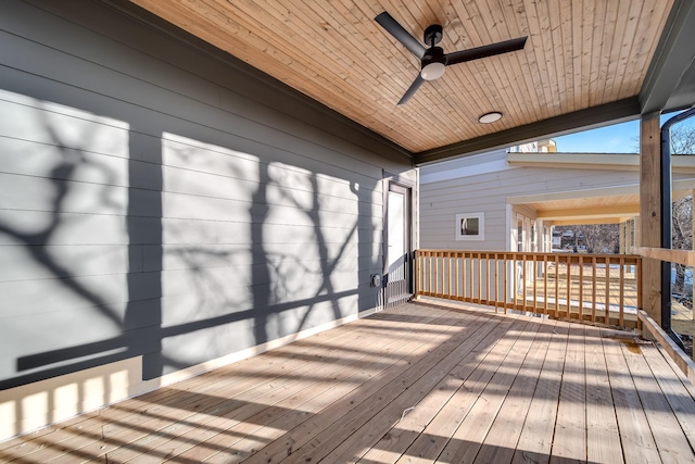 deck with a ceiling fan