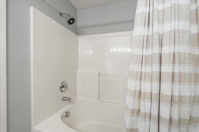 bathroom featuring shower / bath combo