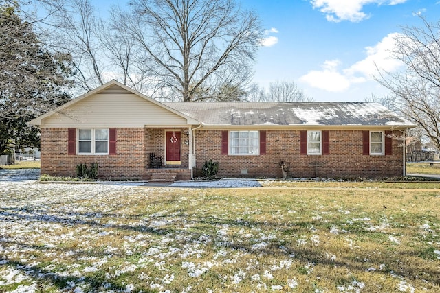 ranch-style house with brick siding, crawl space, and a front yard