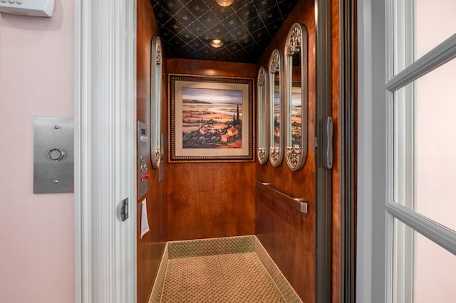 room details featuring elevator