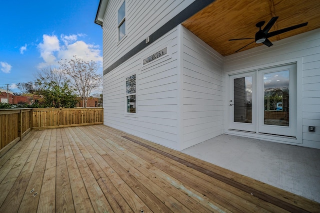 deck with a ceiling fan