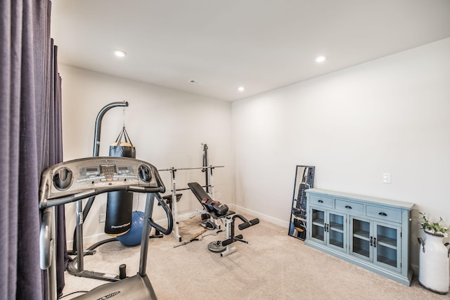 workout room with recessed lighting, light carpet, visible vents, and baseboards