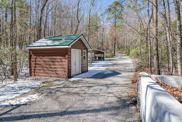 exterior space featuring driveway