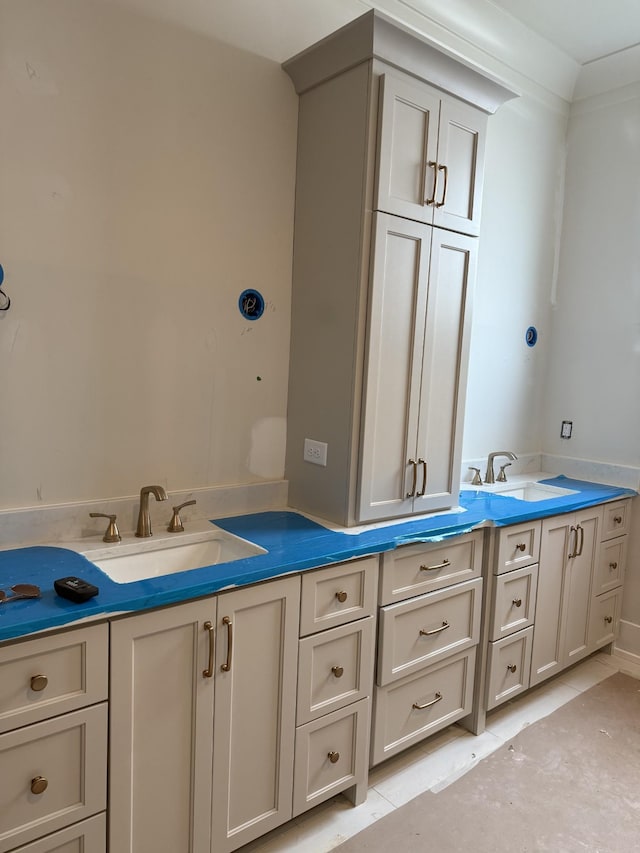 8007 Southvale Blvd, Franklin, TN 37064 - bathroom featuring tile patterned flooring and double vanity