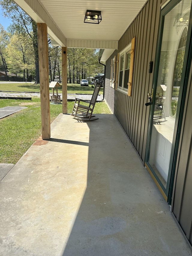 403 Bryan Blvd, Manchester, TN 37355 - covered porch featuring a yard