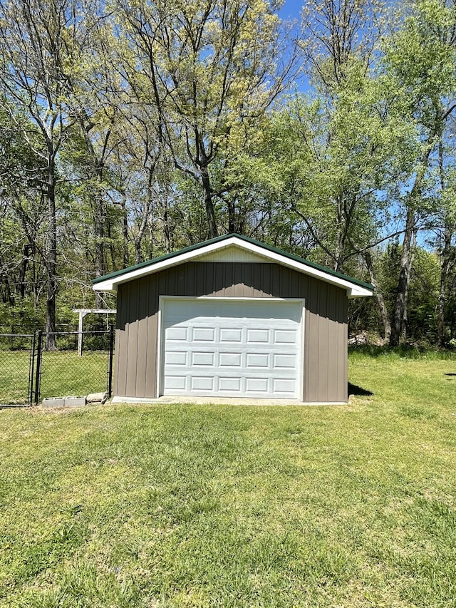 403 Bryan Blvd, Manchester, TN 37355 - view of detached garage