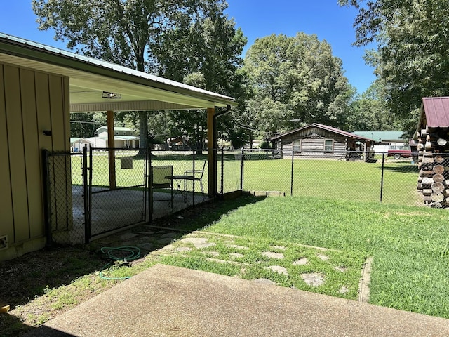 403 Bryan Blvd, Manchester, TN 37355 - view of yard with a gate