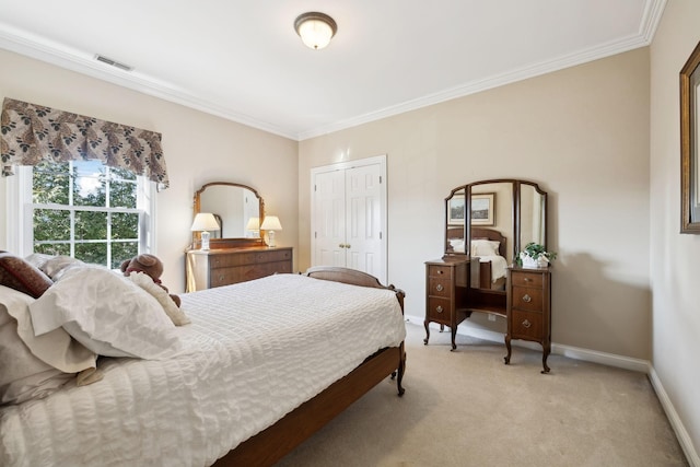 bedroom with ornamental molding, light carpet, visible vents, and baseboards