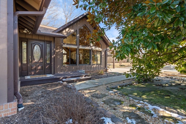 view of property entrance