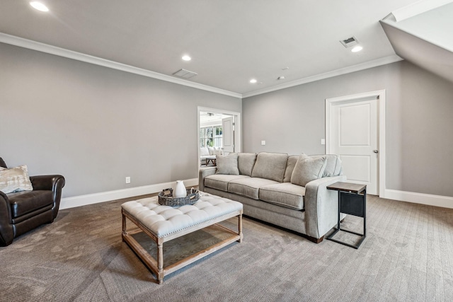 living area with baseboards, visible vents, carpet, crown molding, and recessed lighting