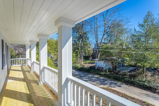 balcony featuring covered porch