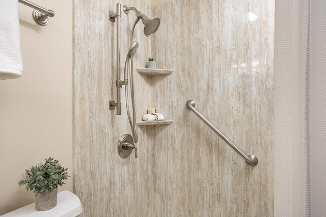 interior details with a shower with curtain