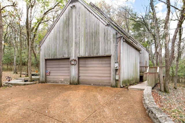 view of detached garage