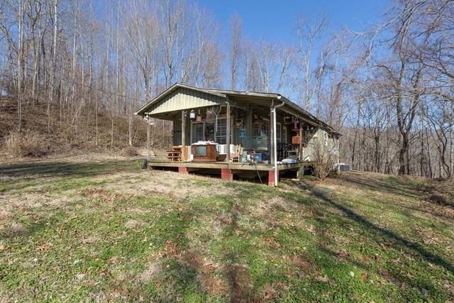 224 Golden Ln, Celina, TN 38551 - exterior space with a front lawn