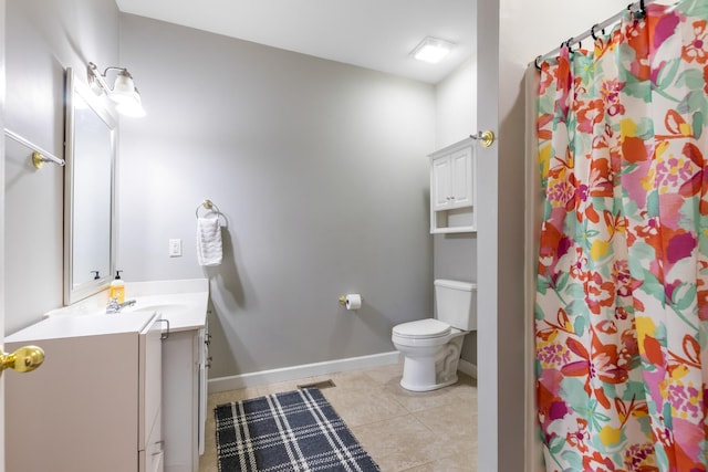 full bathroom with toilet, a shower with shower curtain, vanity, baseboards, and tile patterned floors