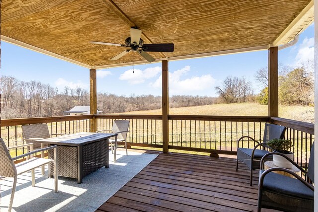 deck with a ceiling fan