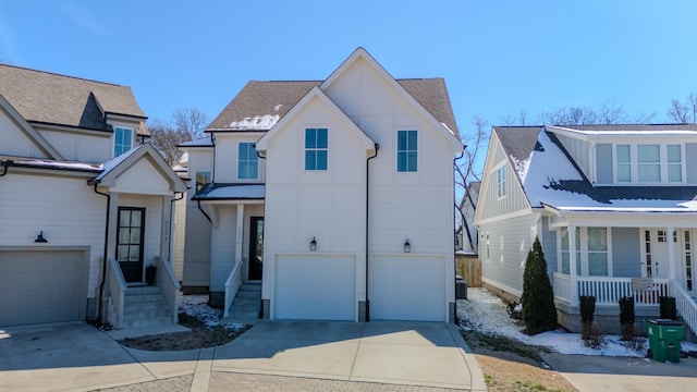 view of front facade with a garage and driveway