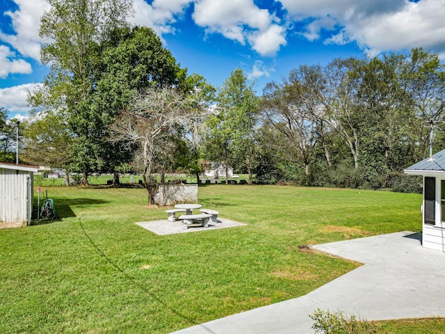 3635 Old Williamsport Rd, Williamsport, TN 38487 - view of yard featuring a patio