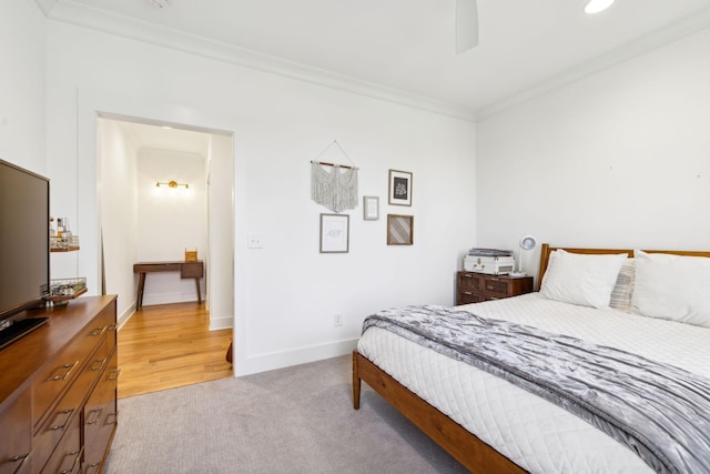 bedroom with baseboards, a ceiling fan, light colored carpet, ornamental molding, and recessed lighting