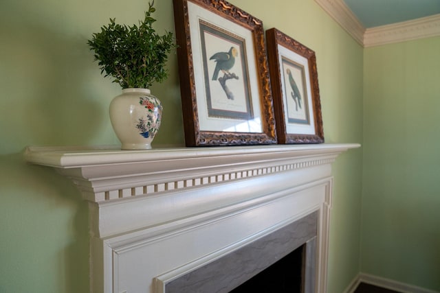 room details with ornamental molding