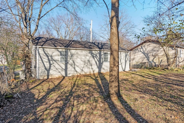 exterior space featuring a lawn