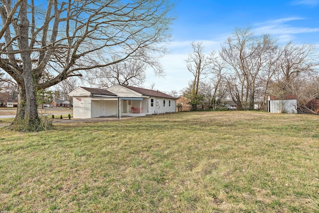 view of yard with a patio