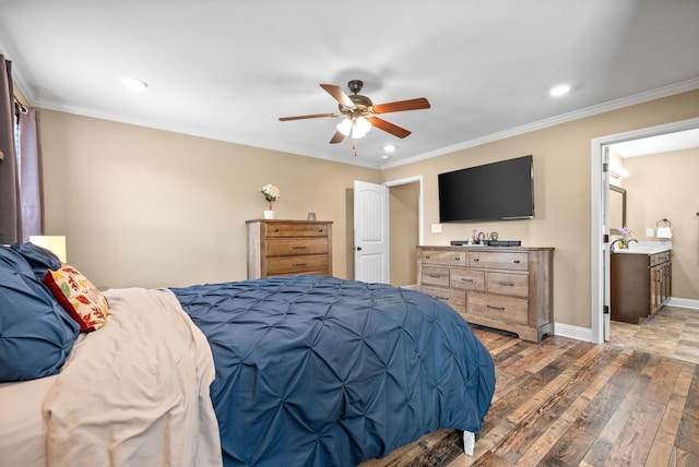 bedroom with light wood finished floors, baseboards, a ceiling fan, crown molding, and recessed lighting