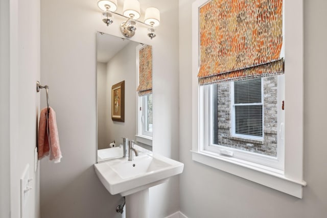 bathroom featuring a sink