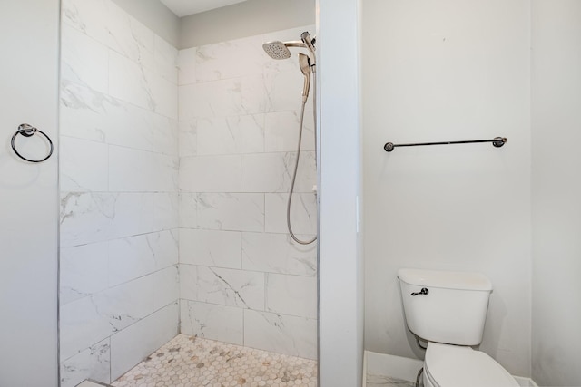 64 Harbor Pt, Lebanon, TN 37087 - full bathroom featuring tiled shower and toilet