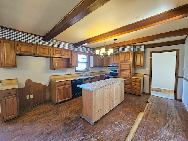 kitchen with under cabinet range hood, electric range, a sink, dark wood-style floors, and dishwasher