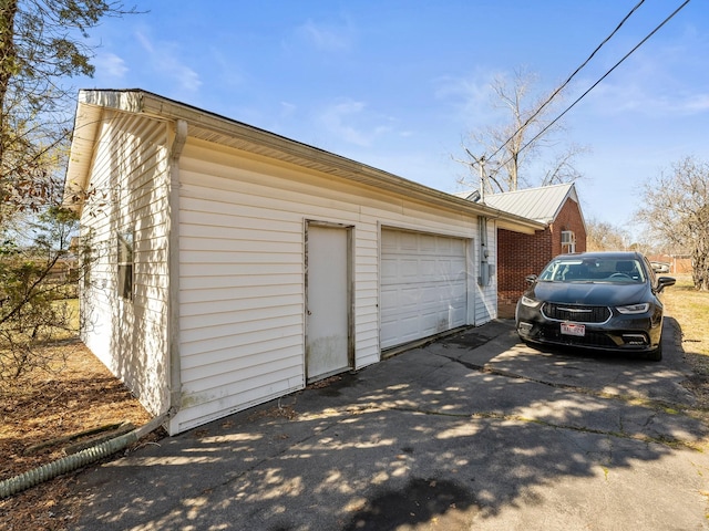 view of detached garage