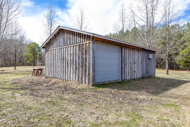 view of detached garage