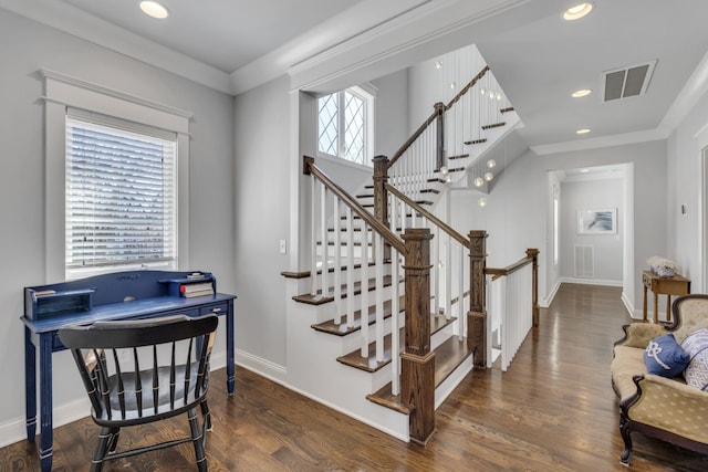 foyer entrance featuring recessed lighting, visible vents, ornamental molding, wood finished floors, and baseboards