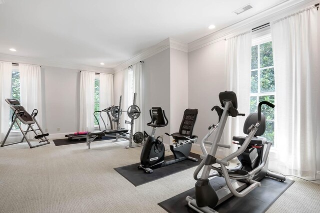 exercise area with recessed lighting, carpet floors, visible vents, baseboards, and crown molding