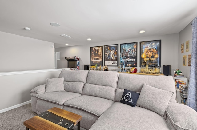 living area with baseboards, carpet floors, visible vents, and recessed lighting